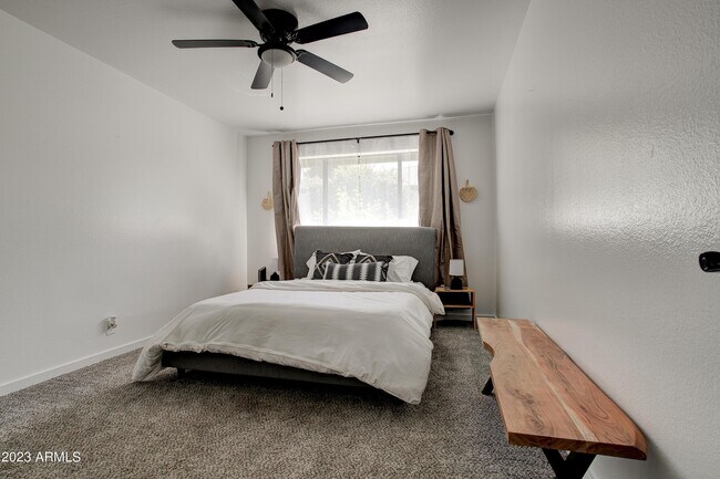 Building Photo - 1201 E Northview Ave