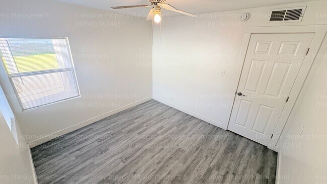Building Photo - 2238 Lindora St
