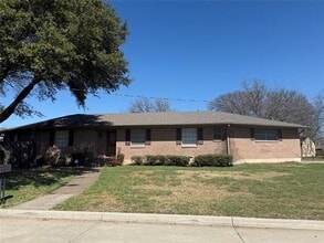 Building Photo - 300 Whisenant Dr