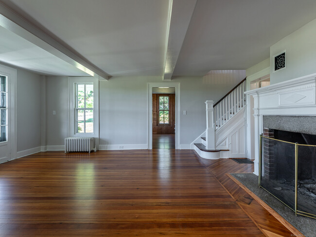 Building Photo - 510 Good Hill Rd