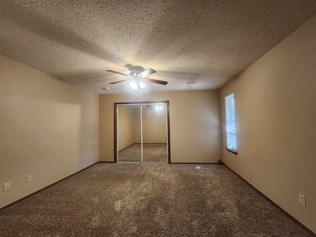 Building Photo - 7938 NW Crossland Cir