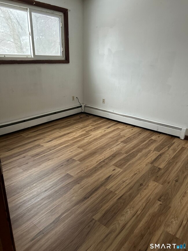 Building Photo - 66 York St