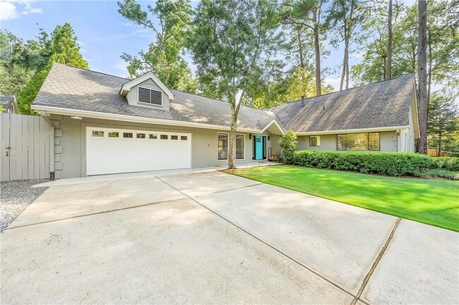 Building Photo - 235 Hillside Dr NW