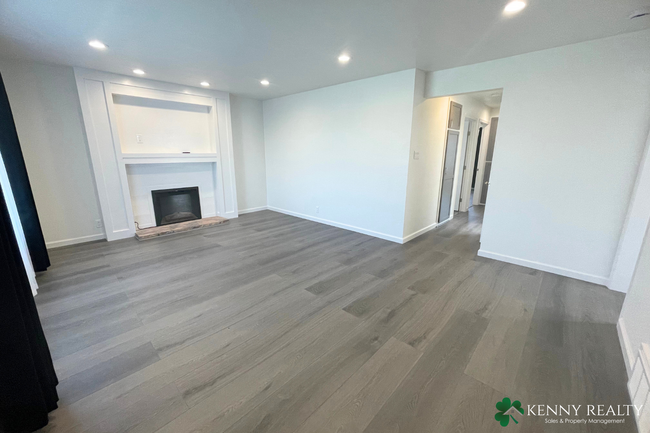 Building Photo - Fully Remodeled 3 Bedroom Home in Sunshine...