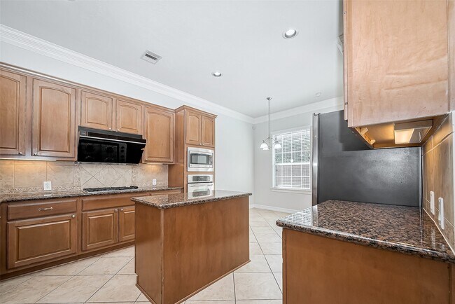 Building Photo - 1522 Olive Park