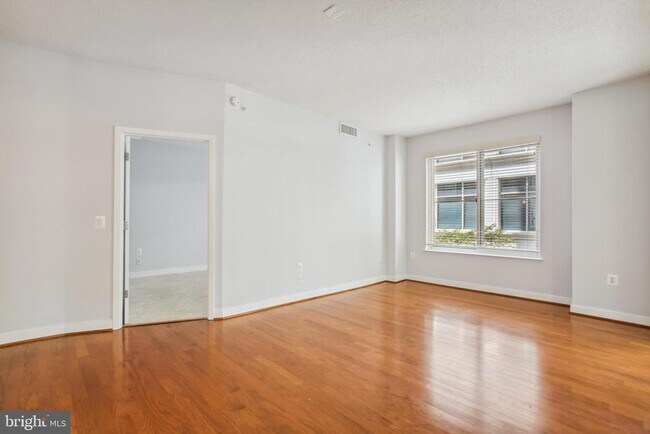Building Photo - 820 N Pollard St