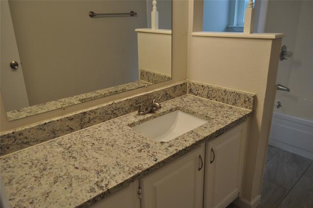 Building Photo - 2232 Shady Brook Dr