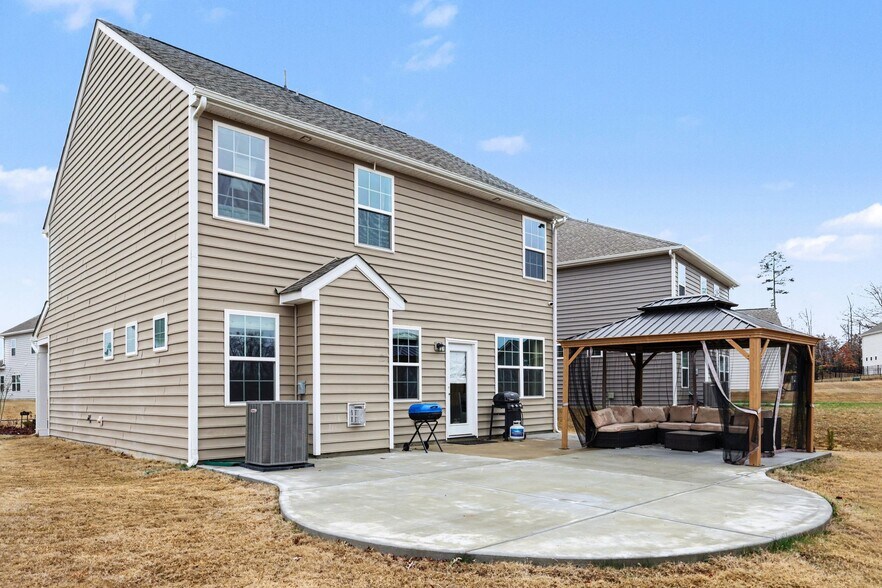 Building Photo - 15216 Lake Ridge Rd