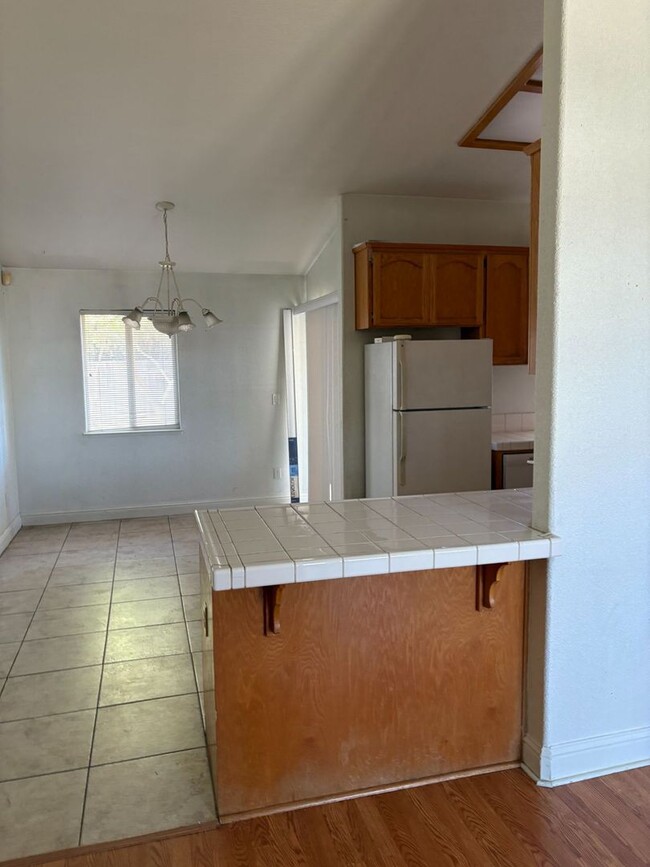 Building Photo - 2 WEEKS FREE RENT November Special