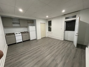 Building Photo - 239 S 17th St