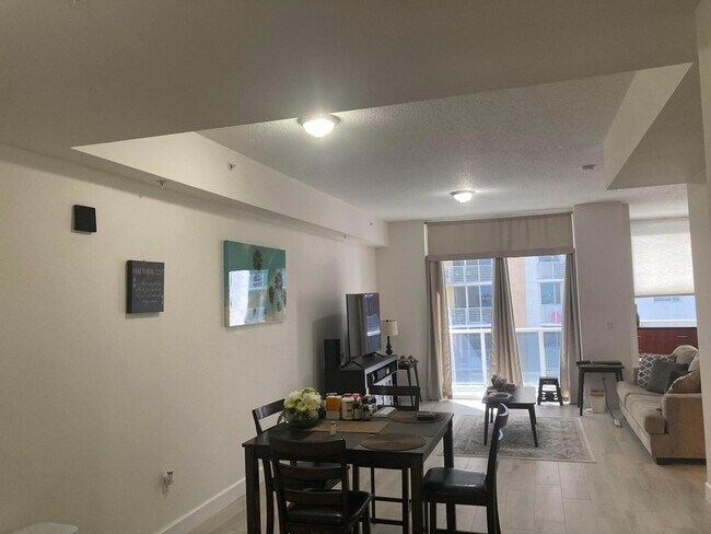 Building Photo - 1617 N Flagler Dr