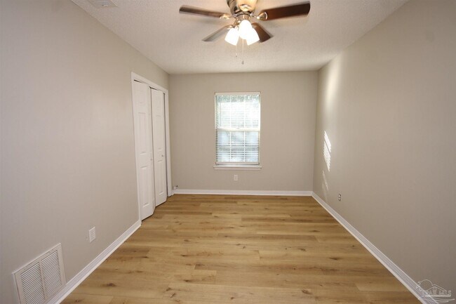 Building Photo - 2028 Cambridge Cir
