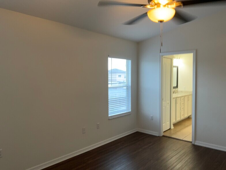 Building Photo - 12646 Evington Point Dr