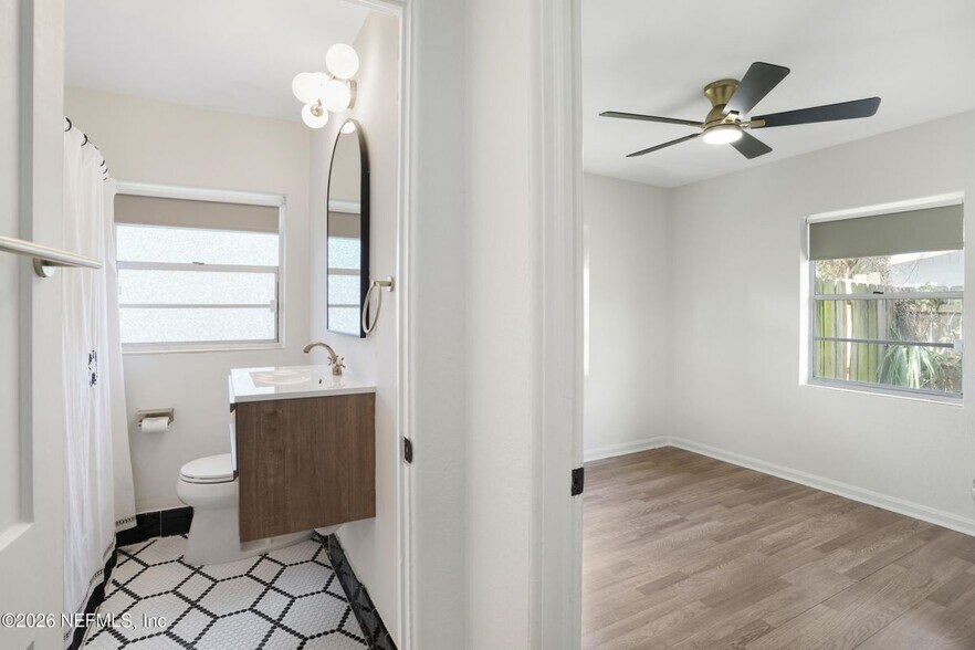 Building Photo - 5236 River Forest Dr