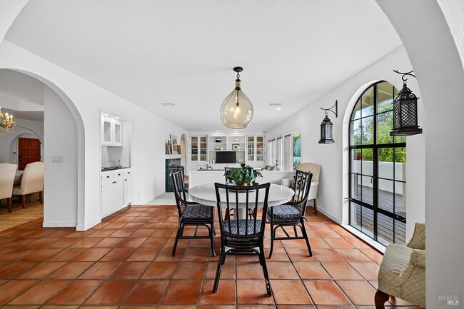 Building Photo - 15644 Arnold Dr