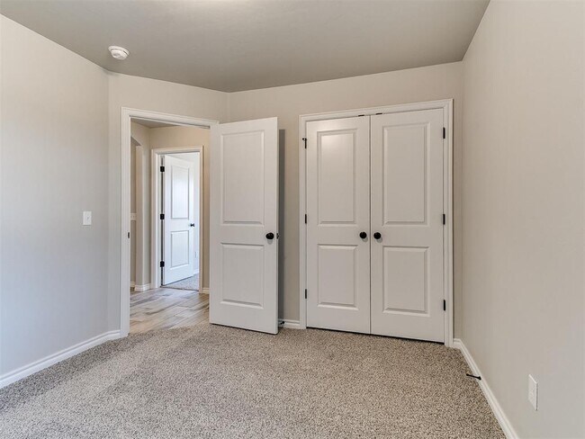 Building Photo - 12200 Rockbed Dr