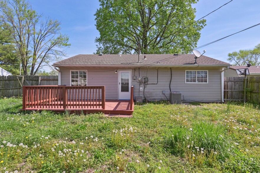 Building Photo - 1604 Parklane Dr