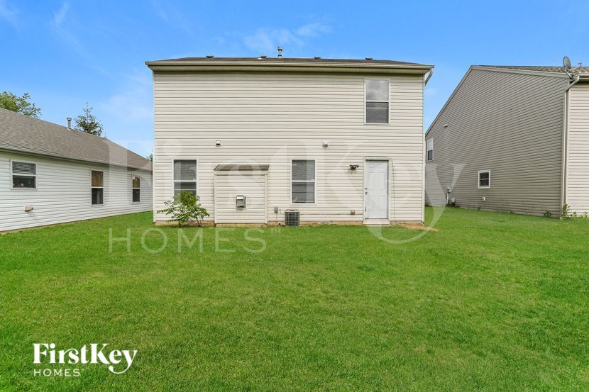 Building Photo - 2015 Prominence Dr