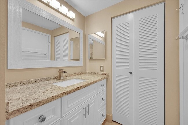Building Photo - 9369 S Belfort Cir
