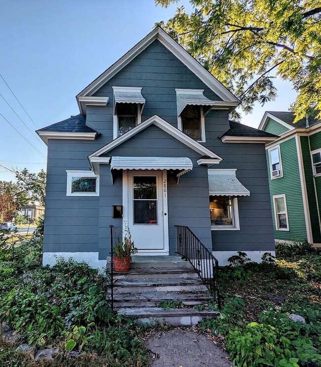 Building Photo - 2801 Harriet Ave