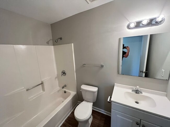 Building Photo - Adorable 3 Bedroom home Convenient to Downtown Durham