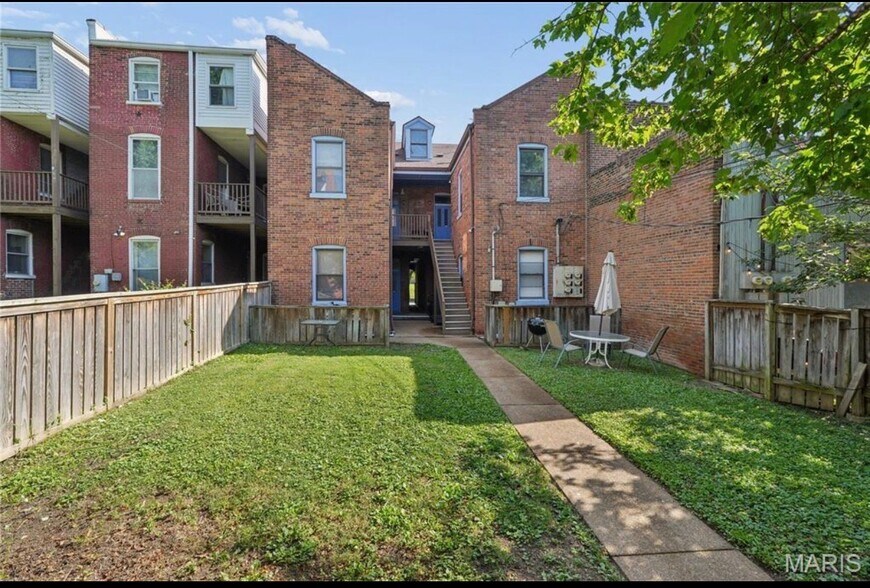 Building Photo - 906 Russell Blvd