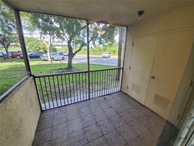 Building Photo - 8235 Lake Dr