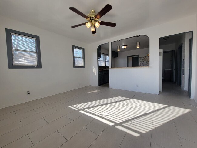 Building Photo - 1315 W 101st St