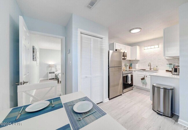 Building Photo - 7308 Sunset Ave