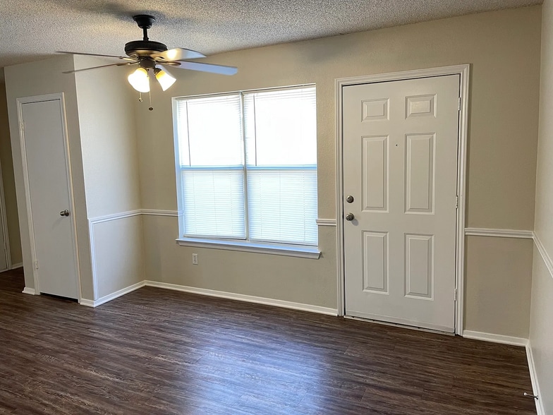 Building Photo - 306 Williams Rd