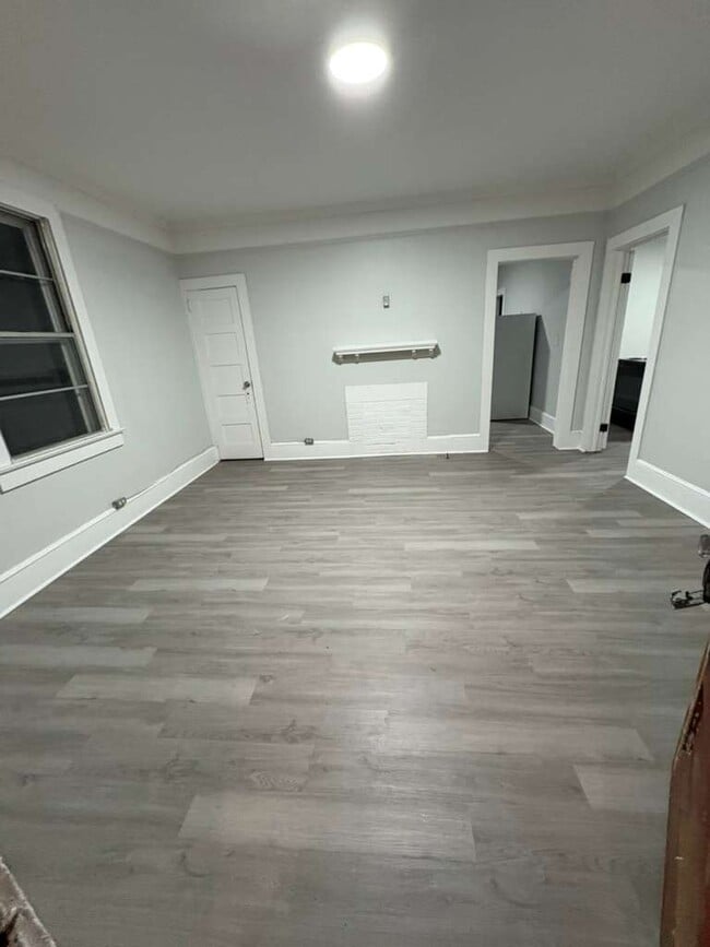 Building Photo - 309 3rd St