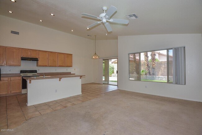 Building Photo - 7472 W Potter Dr