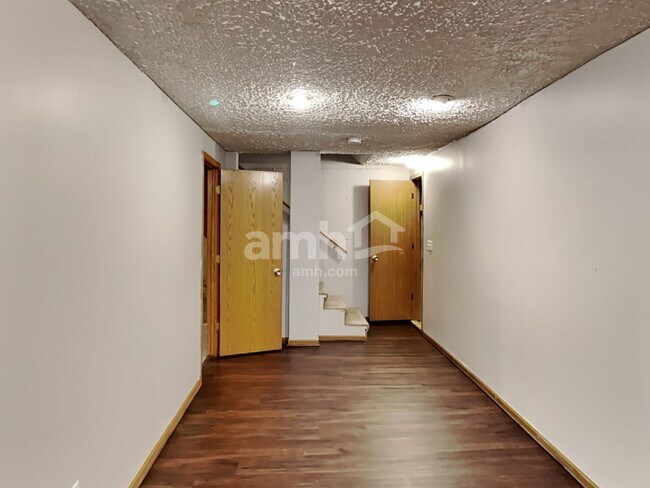 Building Photo - 1608 Bridle Post Drive Unit 10A