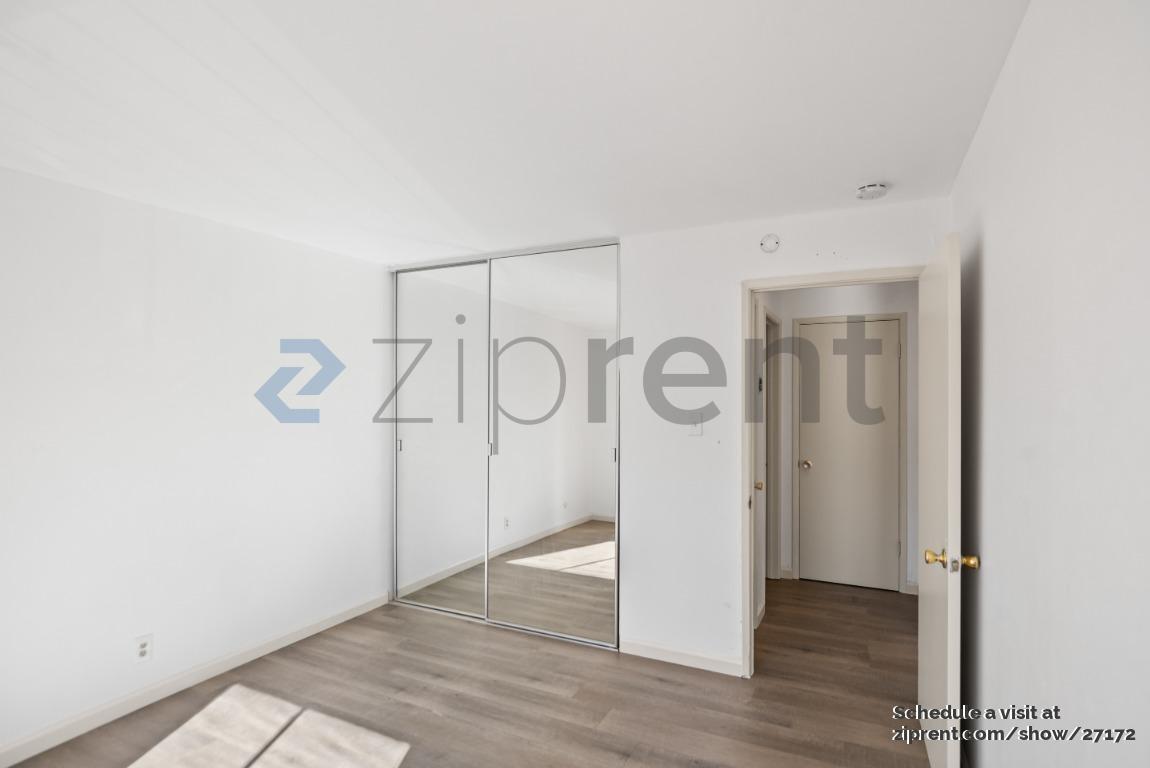 Building Photo - 474 90th St