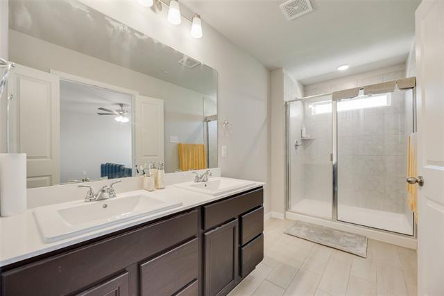 Building Photo - 3028 Willow Wood Ct