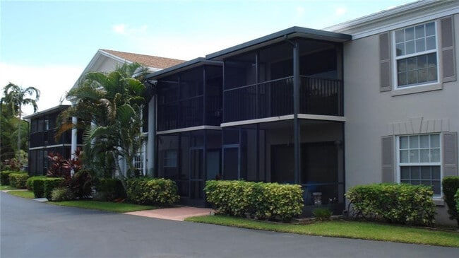 Building Photo - 9000 Jacaranda Ln