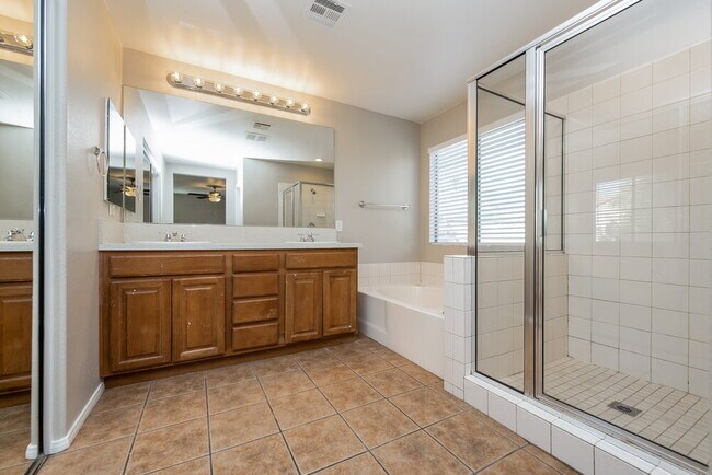 Building Photo - 1848 Arrow Stone Ct