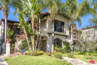 Building Photo - 1179 S Hayworth Ave