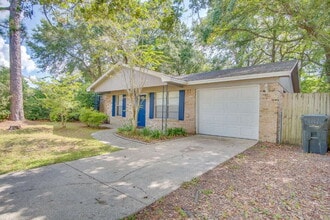Building Photo - Updated Southwest Pensacola 3BR Home Near NAS Pensacola with Garage & Fenced Backyard