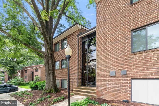 Building Photo - 1413 Northgate Square