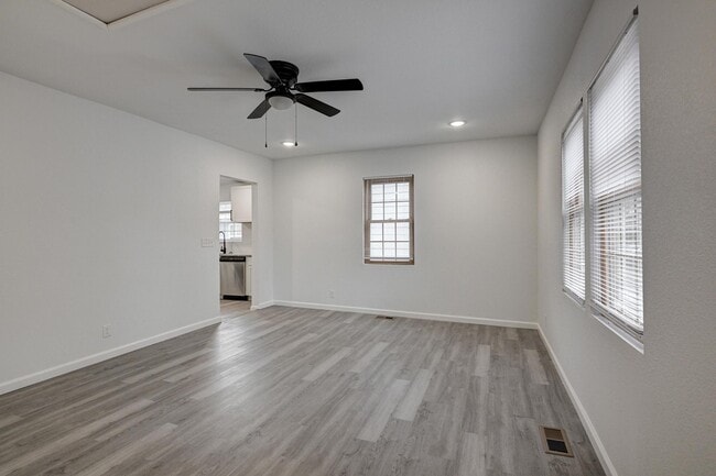 Building Photo - 2123 S Porter Ave