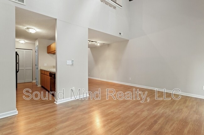 Building Photo - 6001 Winterpointe Ln