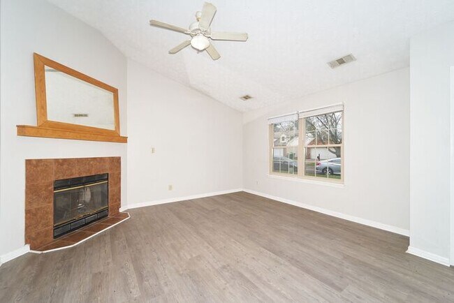 Building Photo - Updated Ranch with Deck in Pike Twp