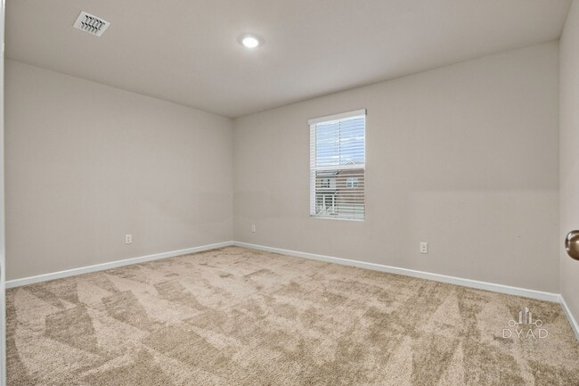 Building Photo - 163 E Millbrook Dr
