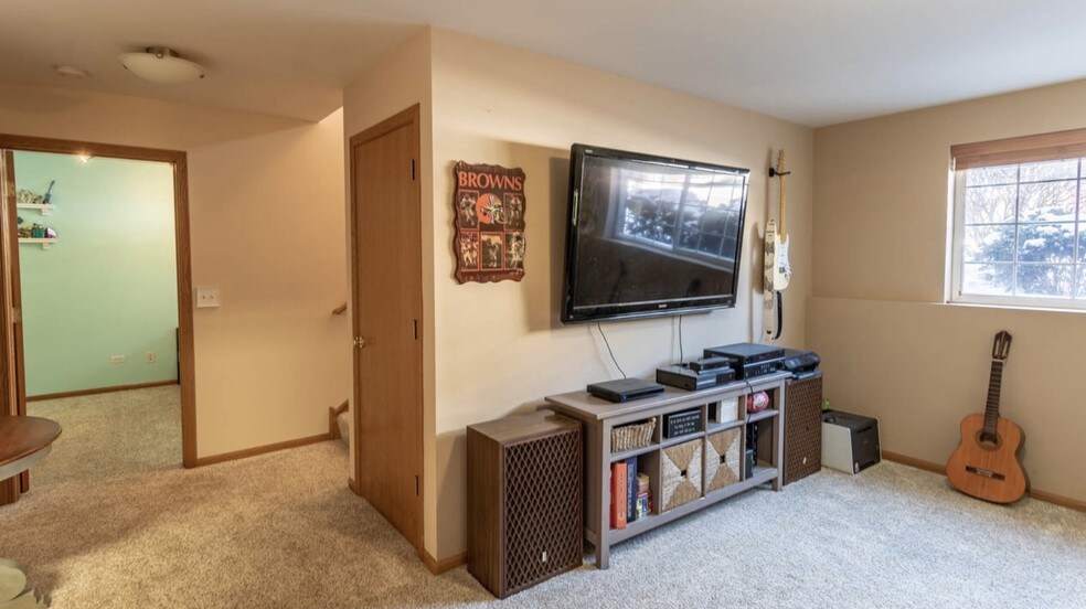 Family room - 9406 Huber Ct