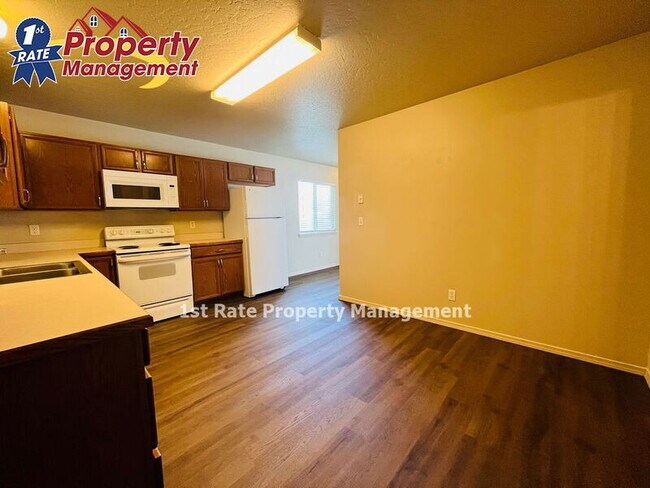 Building Photo - 16025 N 19th St