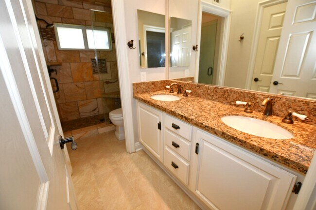 Building Photo - 6490 La Senda Ct