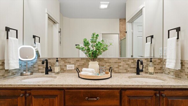 Building Photo - 8731 W Skagit Ave