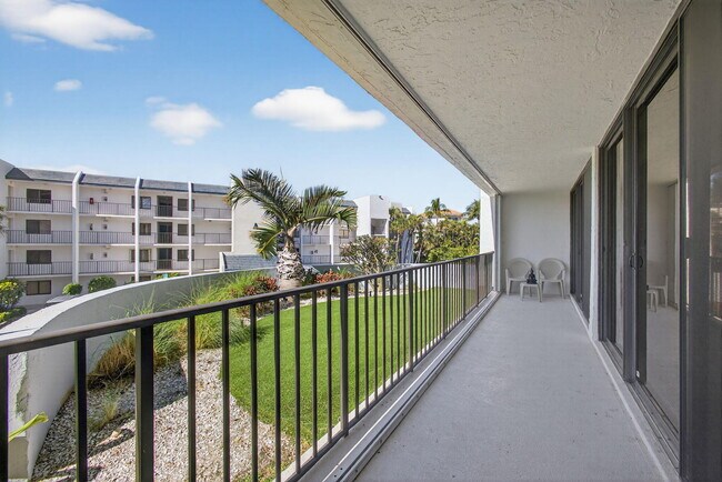 Building Photo - 1300 Jimmy Buffett Mem Hwy