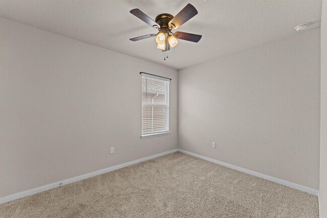 Building Photo - 109 Rochester Ln